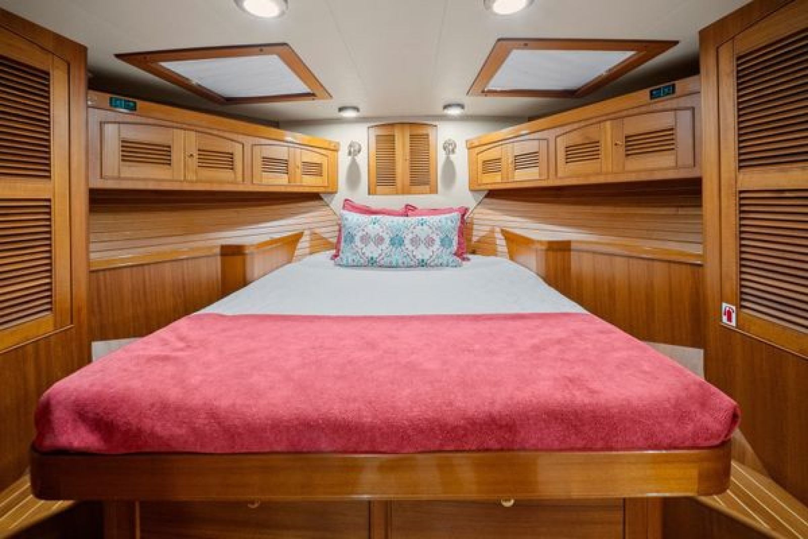 2011 Marlow 70E