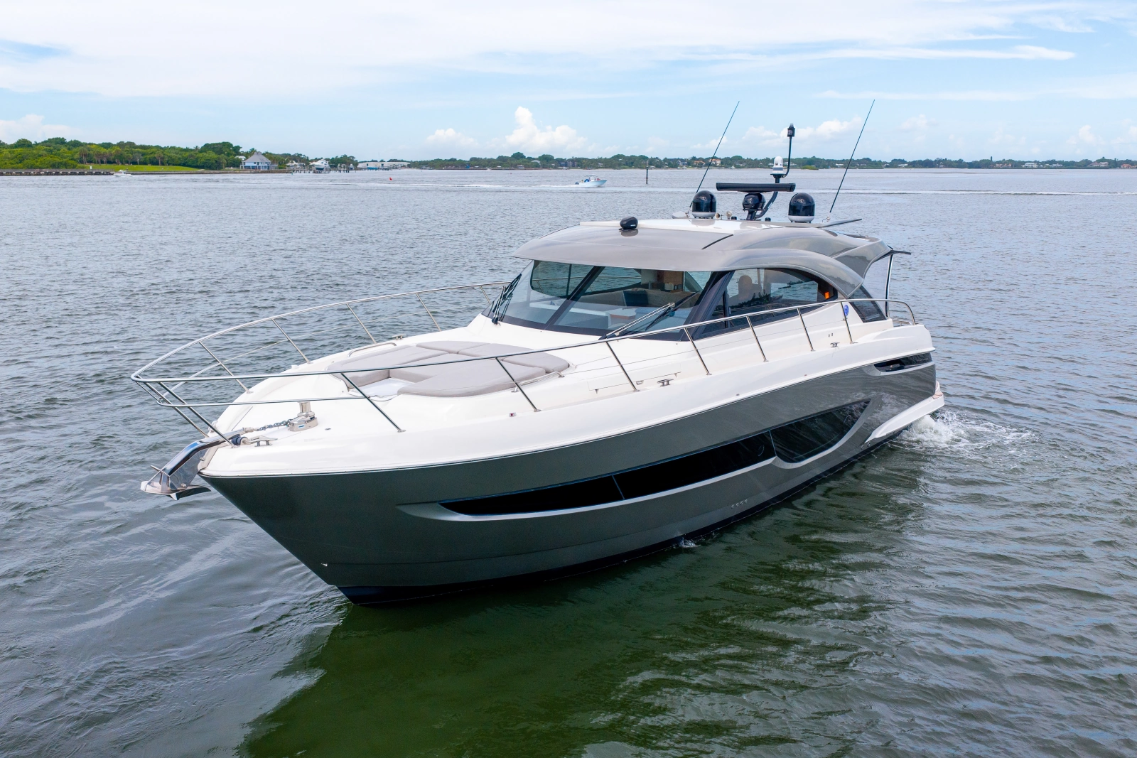 2023 Riviera 4600 Sport Yacht