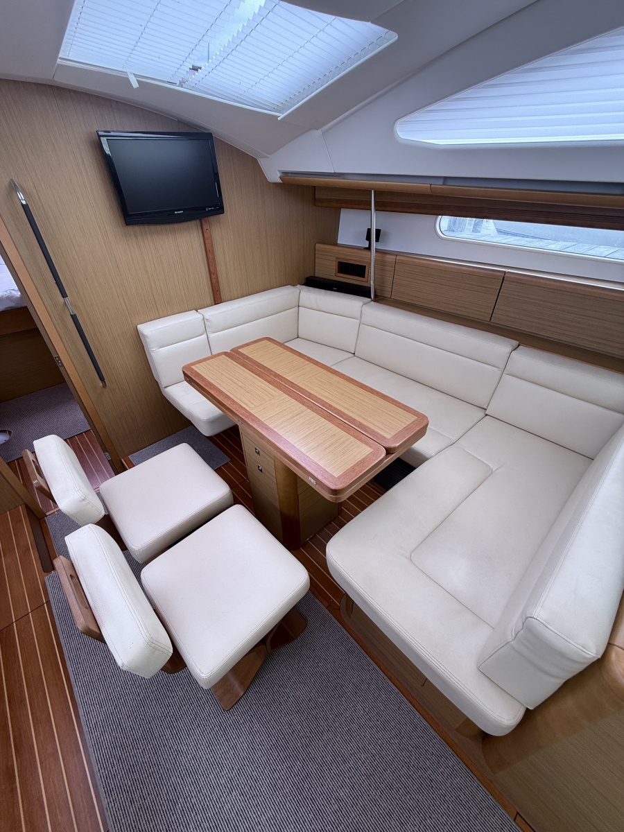 2010 Jeanneau 50 DS