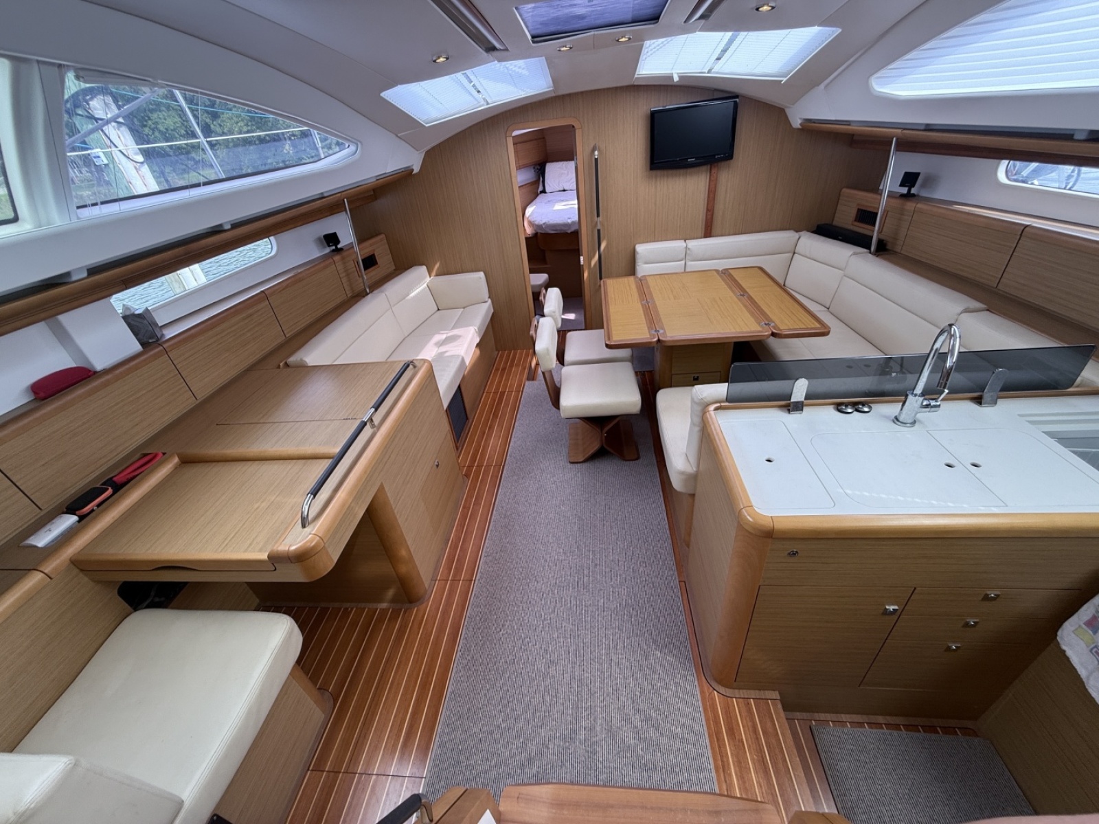 2010 Jeanneau 50 DS