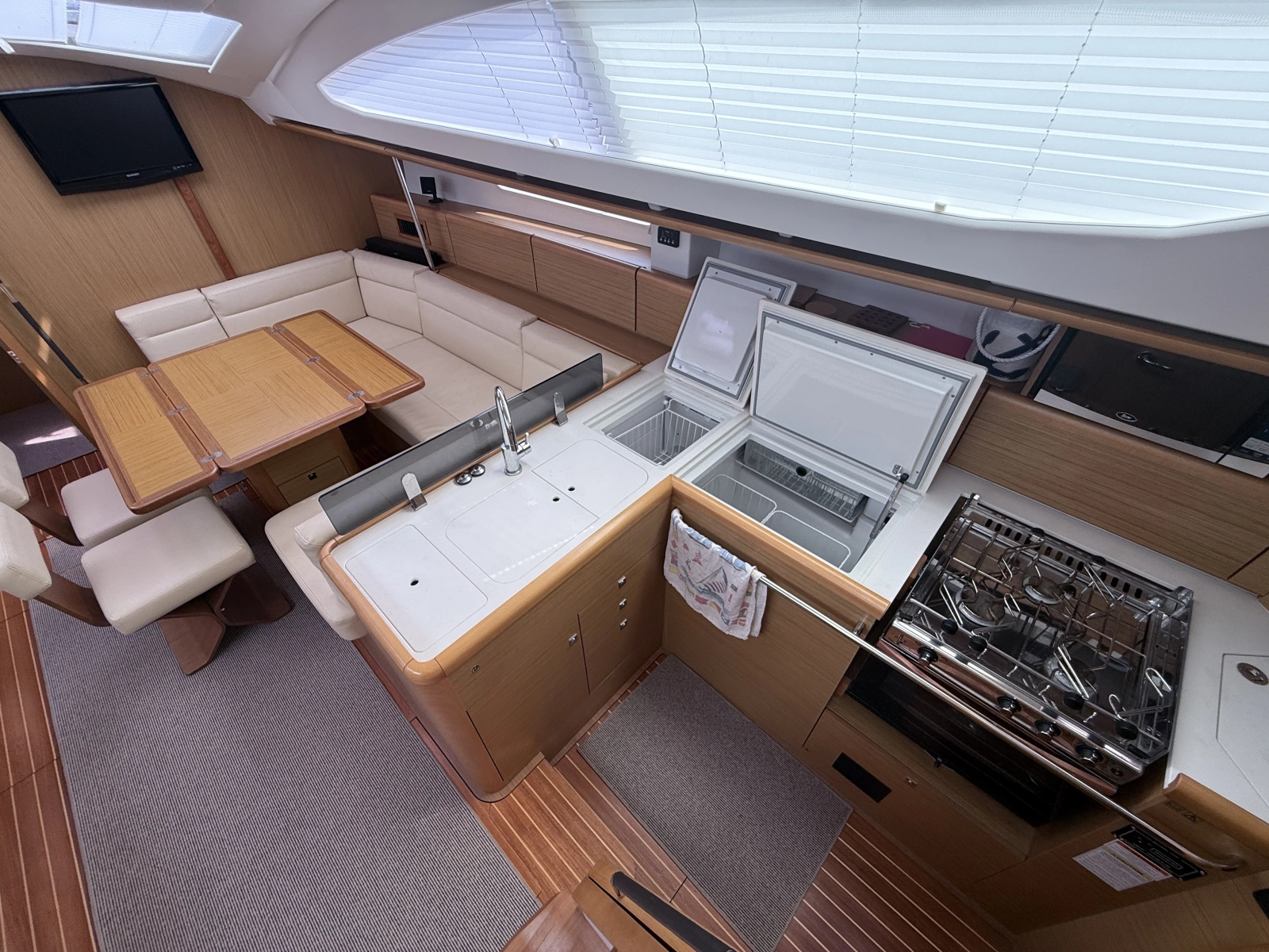2010 Jeanneau 50 DS