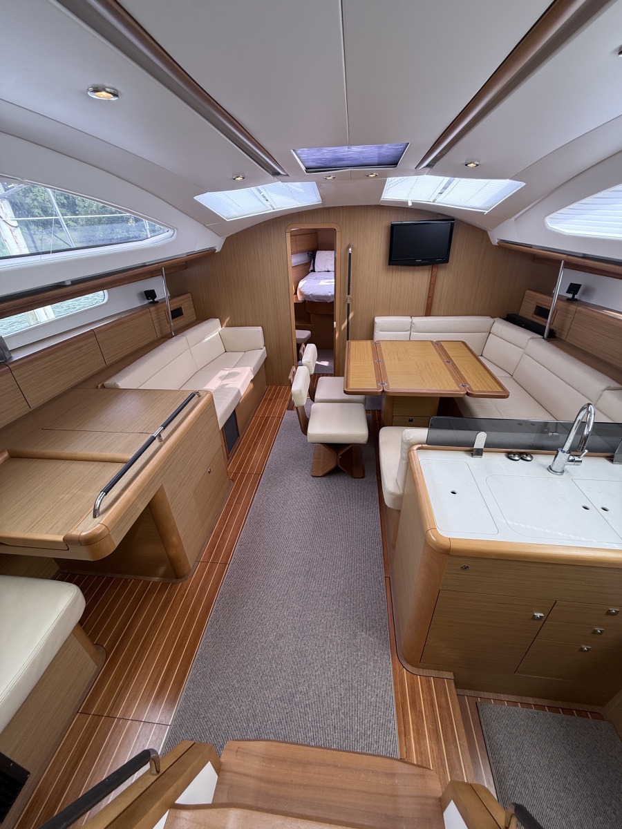 2010 Jeanneau 50 DS