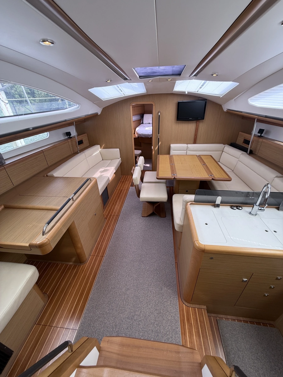 2010 Jeanneau 50 DS