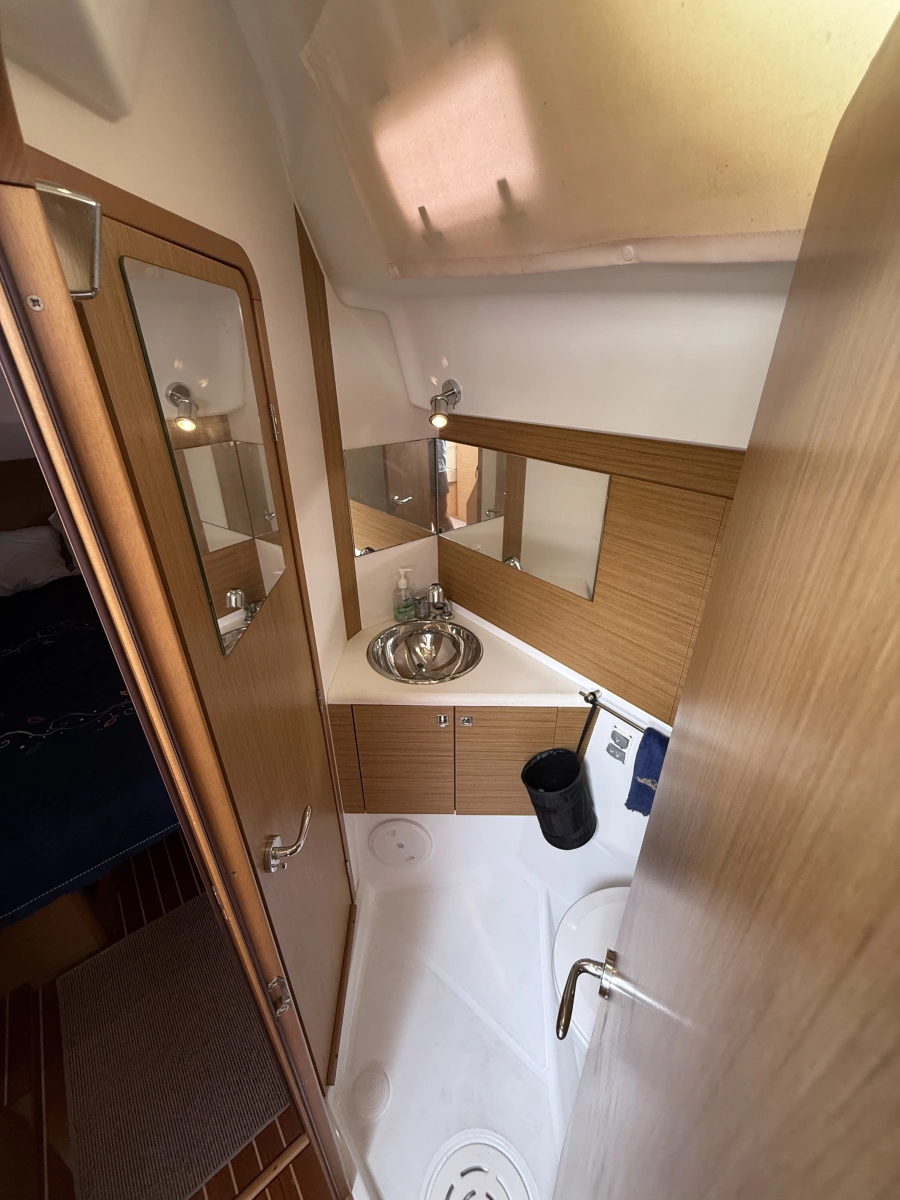 2010 Jeanneau 50 DS