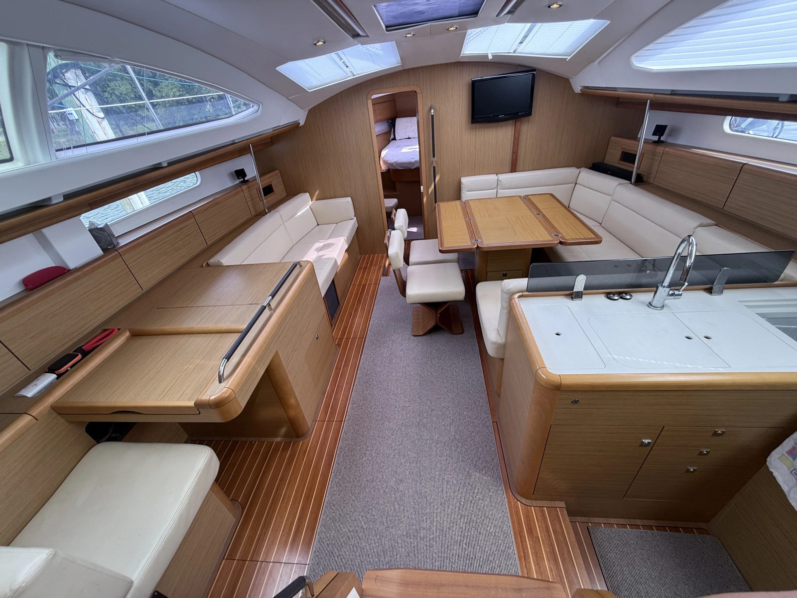 2010 Jeanneau 50 DS