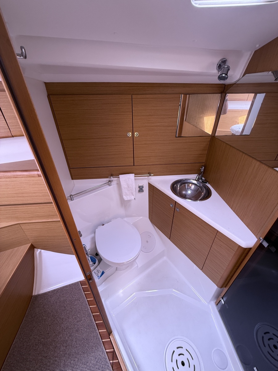2010 Jeanneau 50 DS