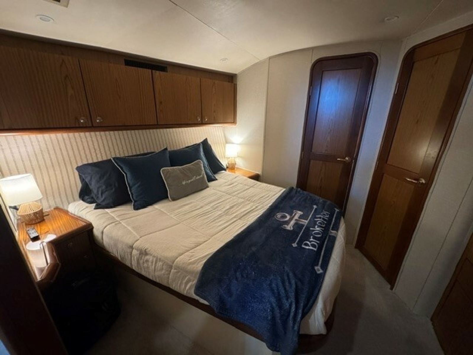 2007 Ocean Yachts 42SS