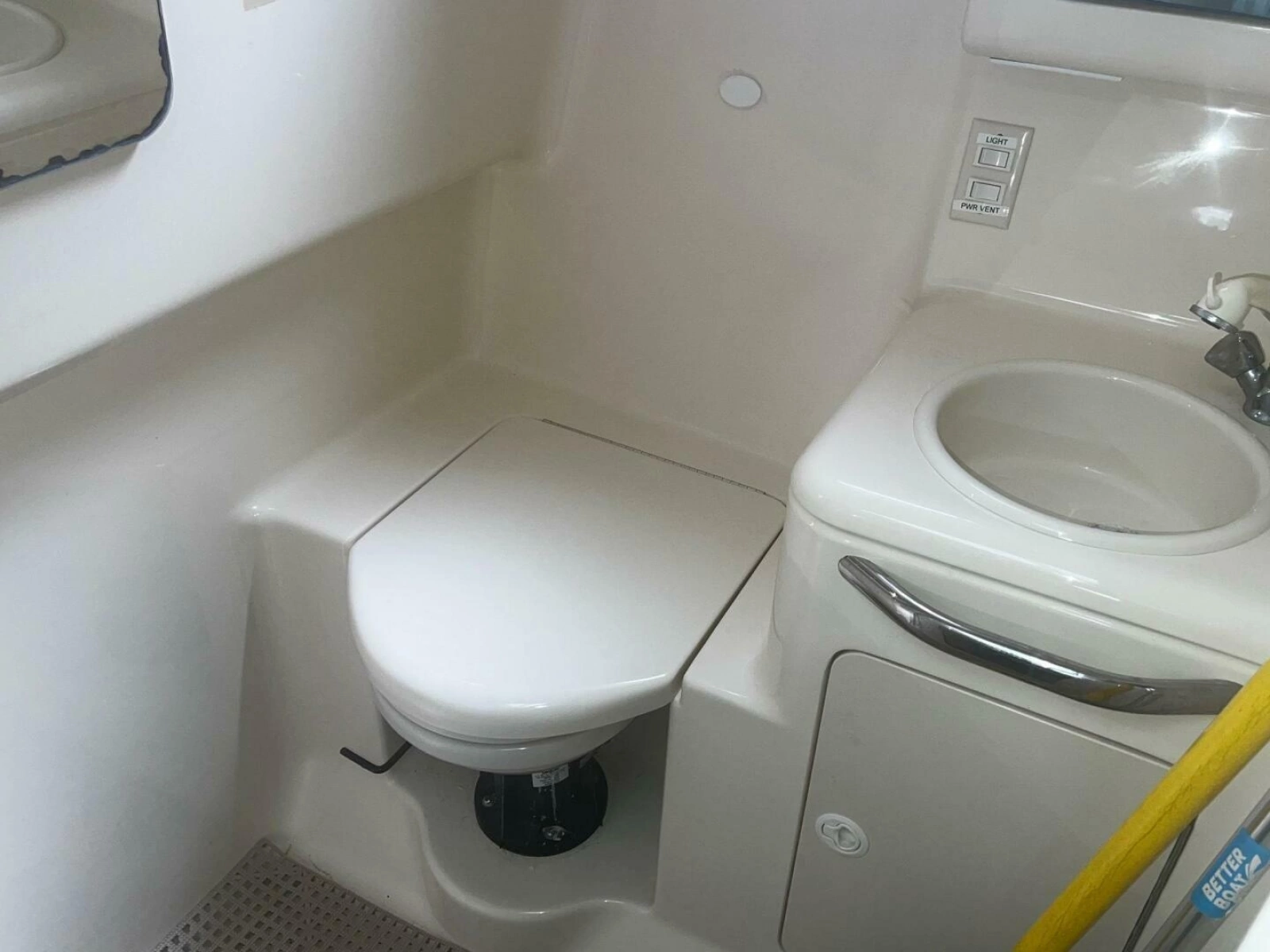 1997 Sea Ray 330 Express