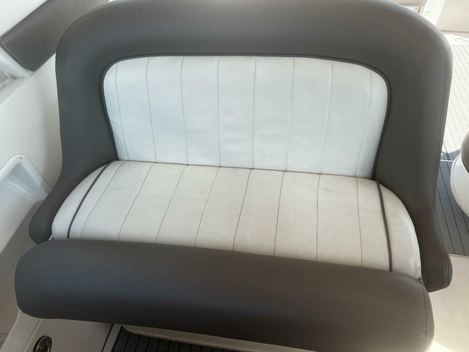 1997 Sea Ray 330 Express