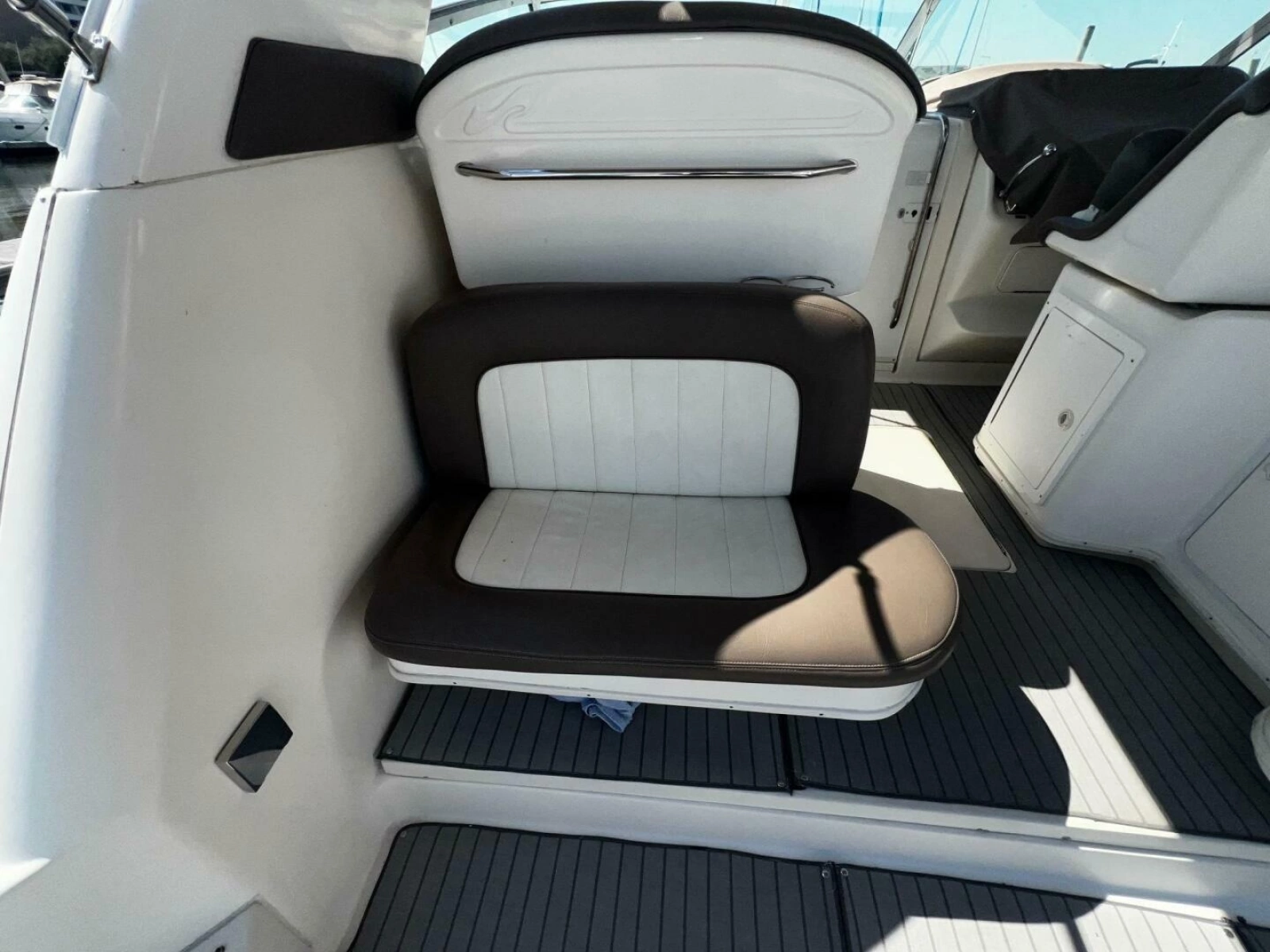 1997 Sea Ray 330 Express