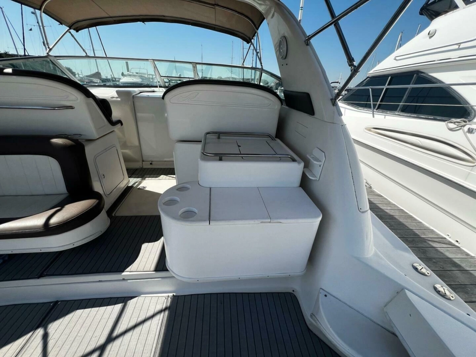1997 Sea Ray 330 Express