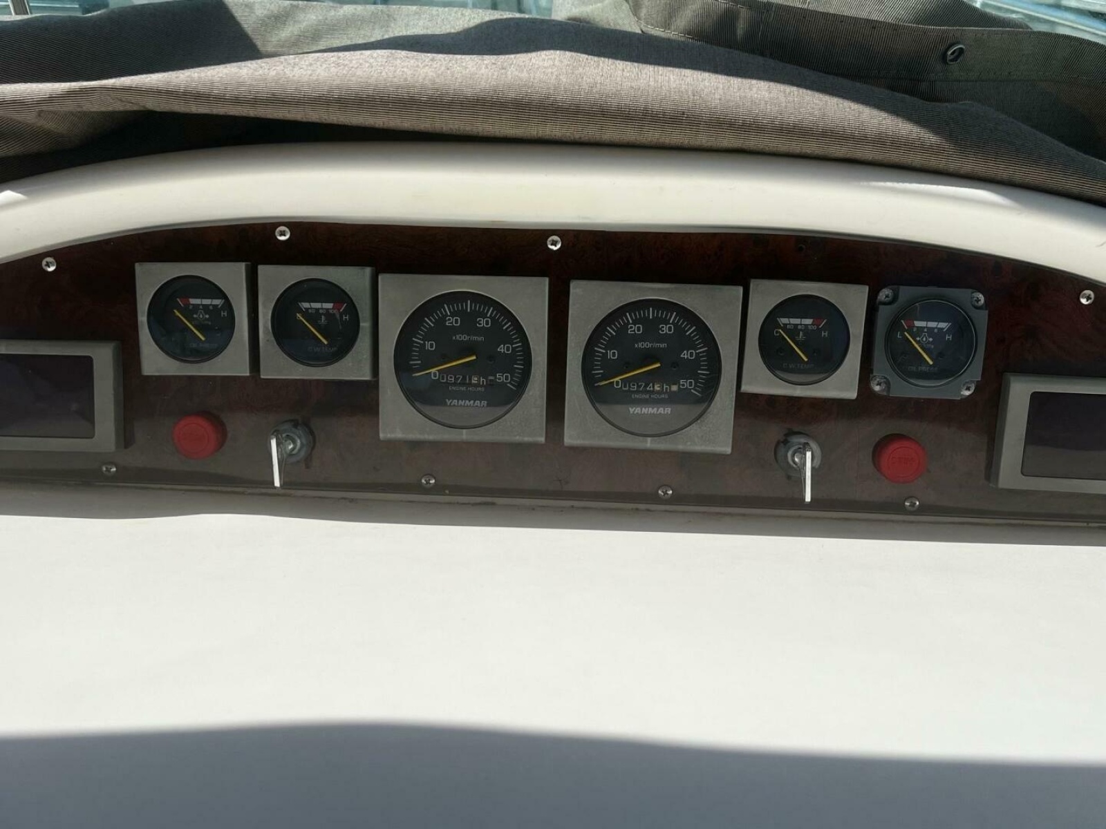 1997 Sea Ray 330 Express