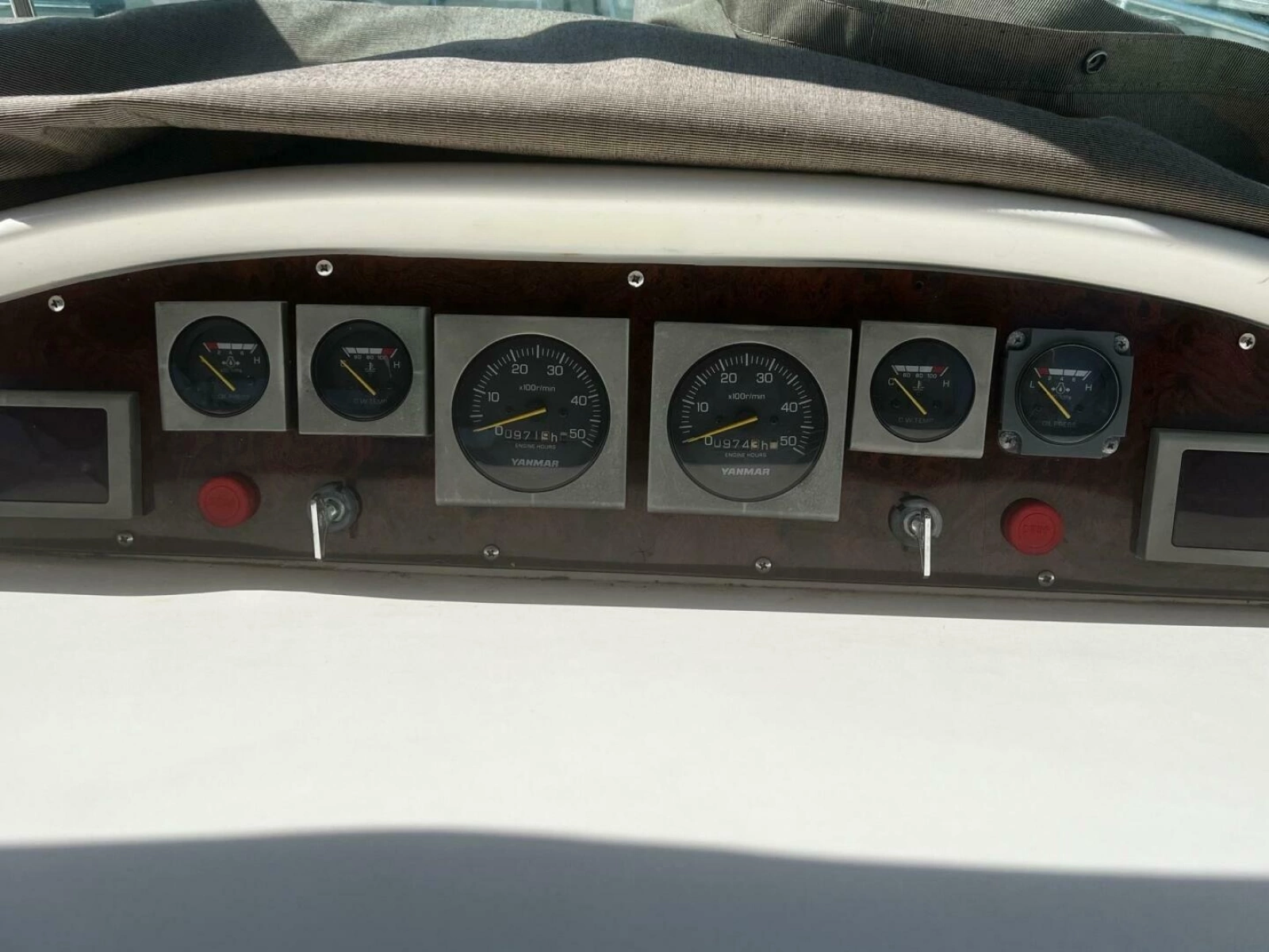 1997 Sea Ray 330 Express