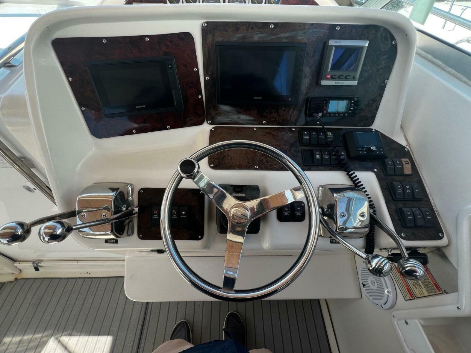 1997 Sea Ray 330 Express
