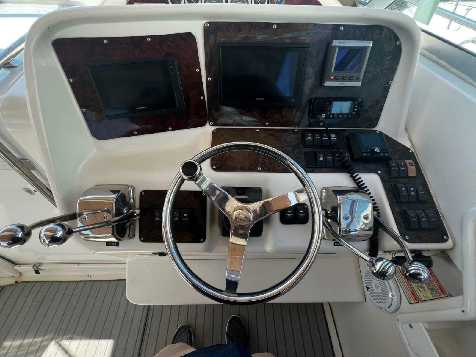 1997 Sea Ray 330 Express