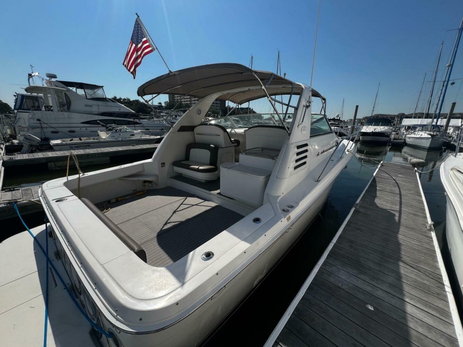 1997 Sea Ray 330 Express