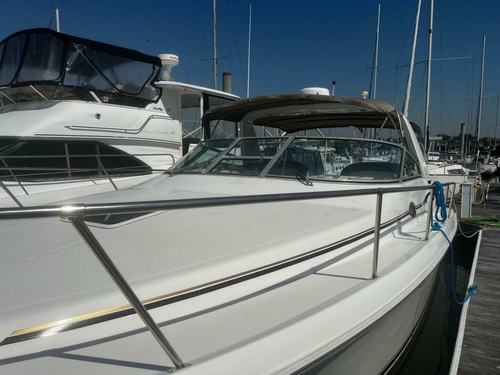 1997 Sea Ray 330 Express