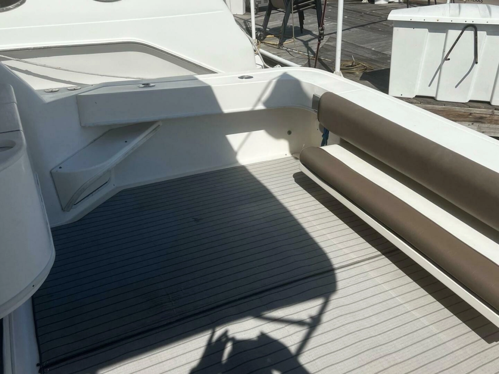 1997 Sea Ray 330 Express