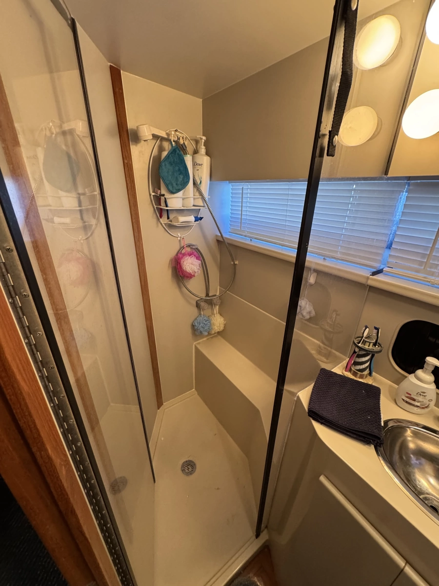 1991 Carver 3608 Aft Cabin Motor Yacht