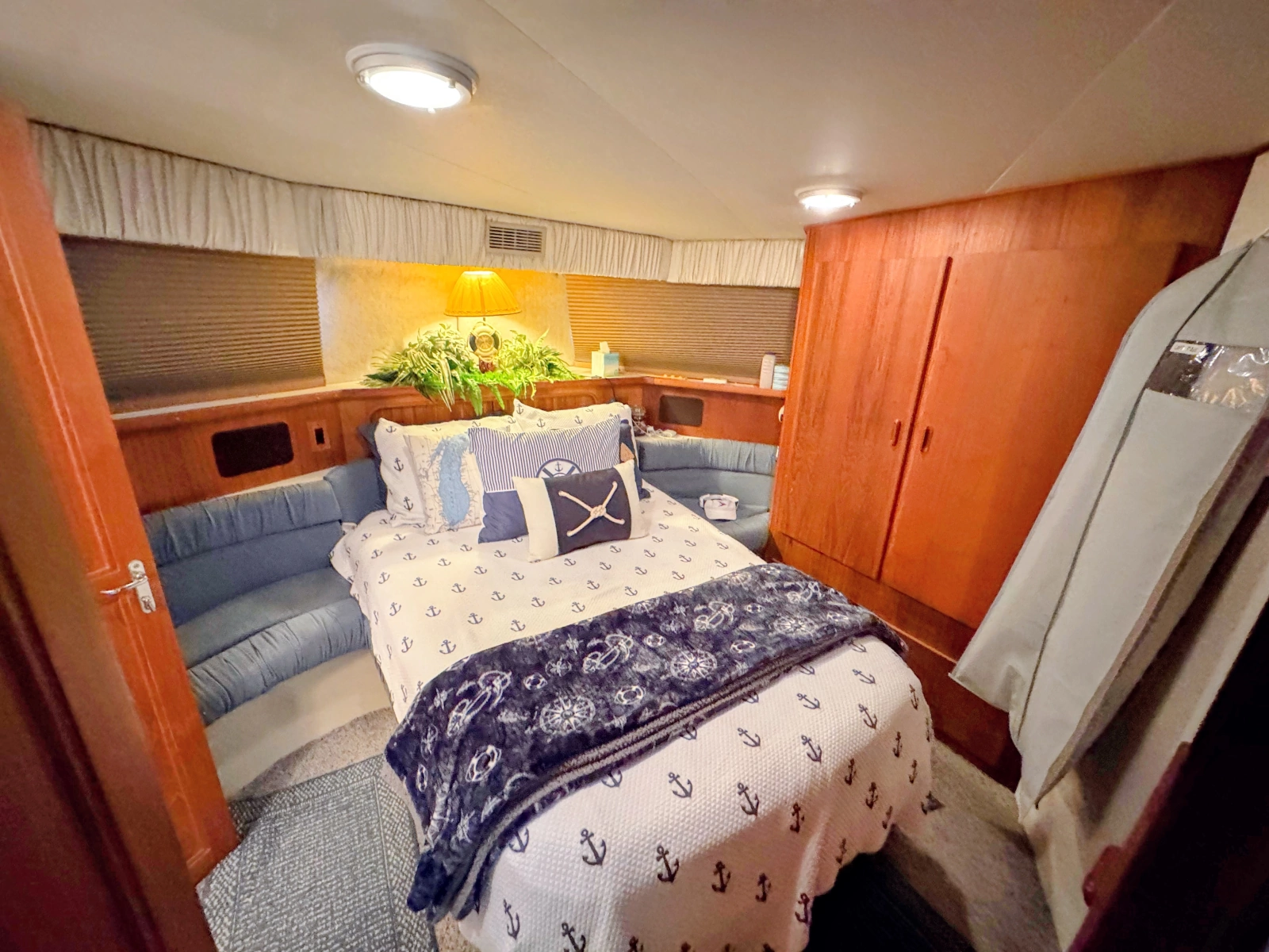 1991 Carver 3608 Aft Cabin Motor Yacht
