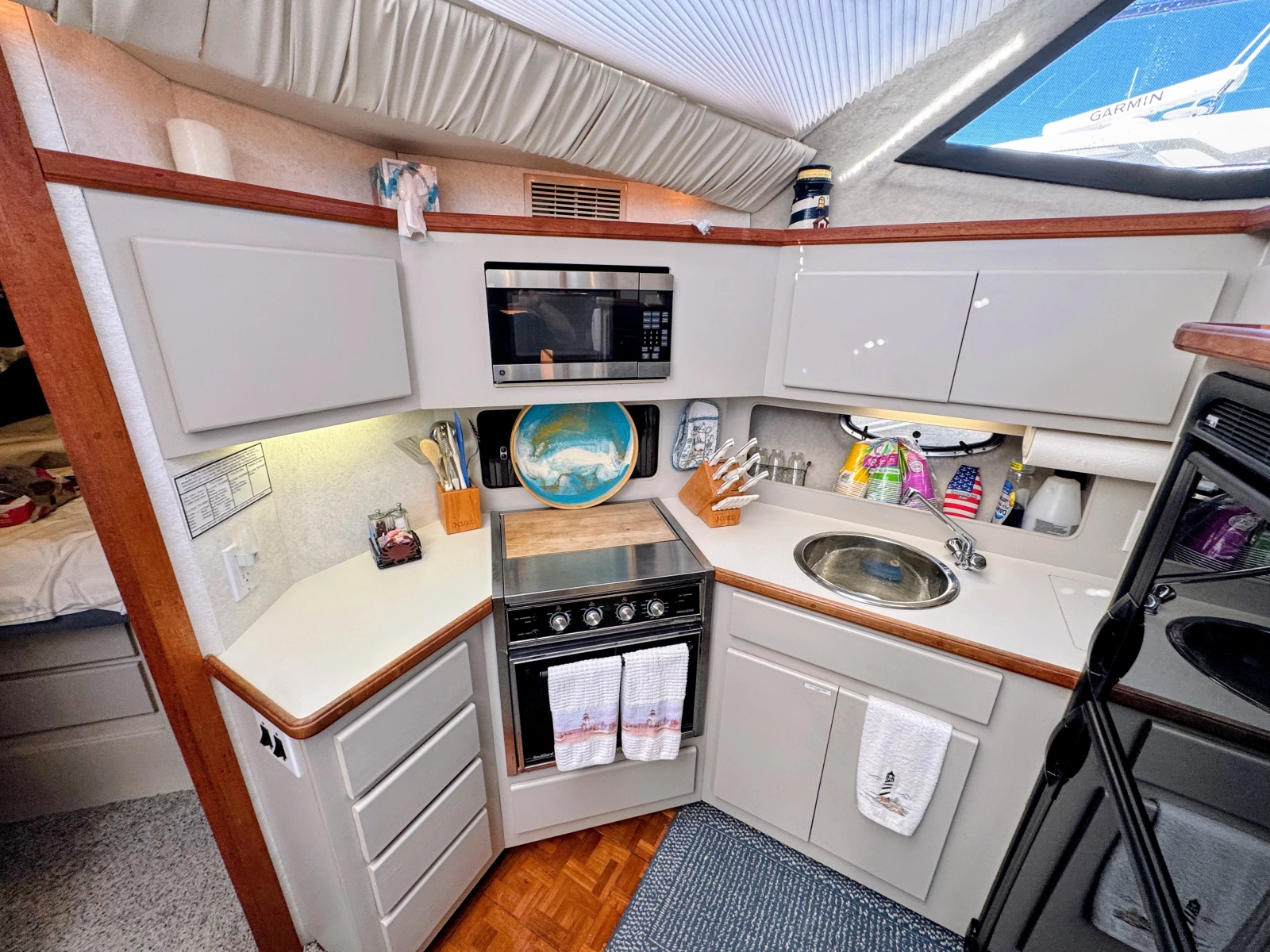 1991 Carver 3608 Aft Cabin Motor Yacht