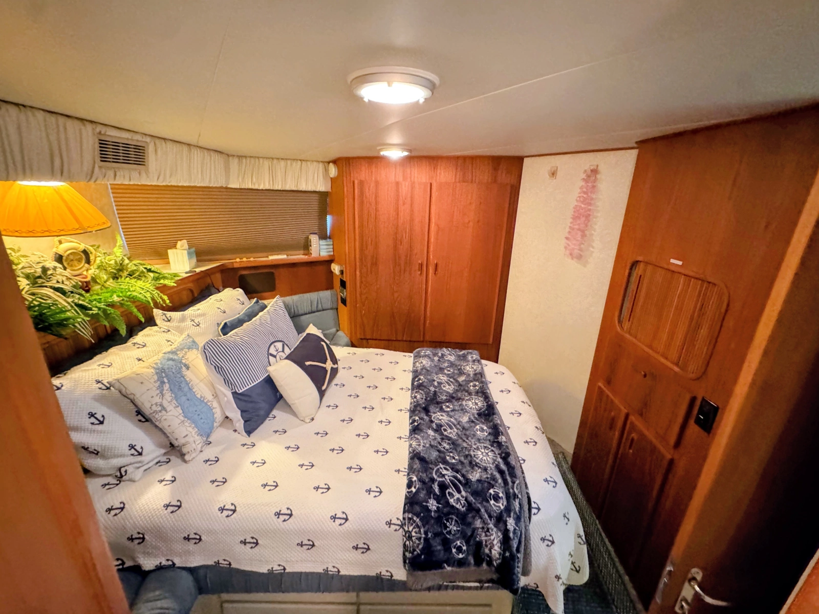 1991 Carver 3608 Aft Cabin Motor Yacht