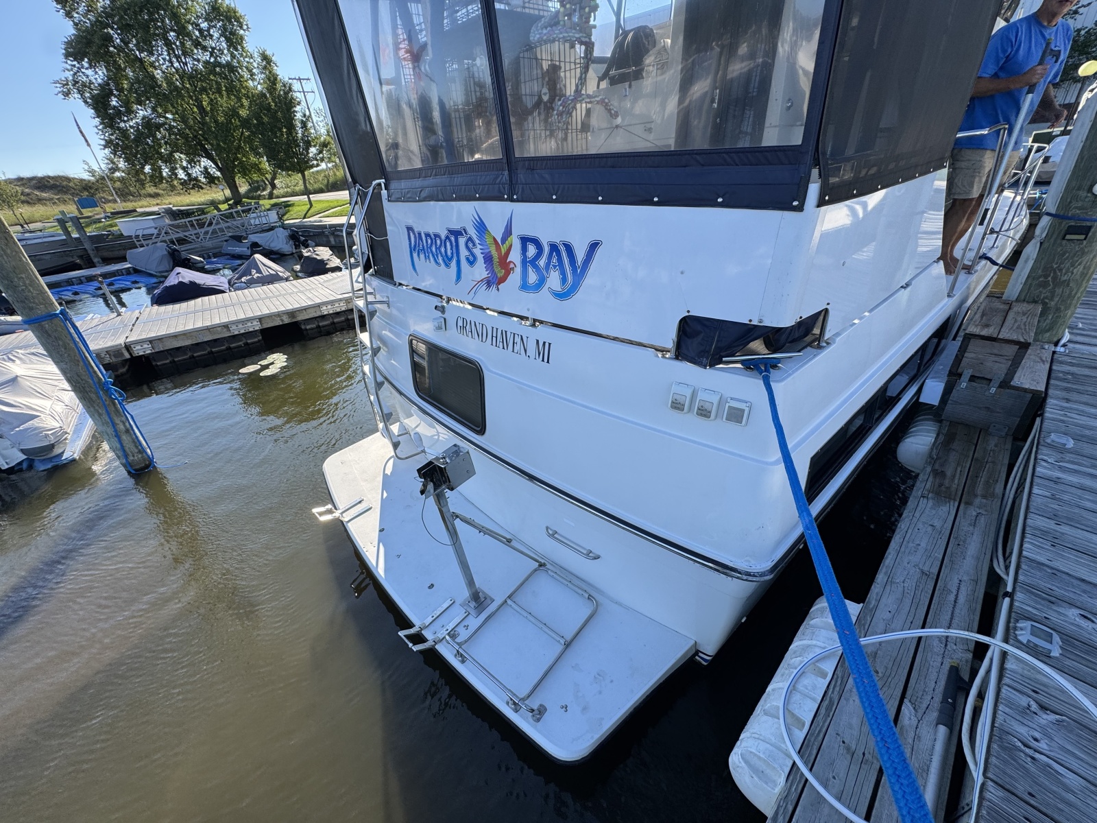1991 Carver 3608 Aft Cabin Motor Yacht