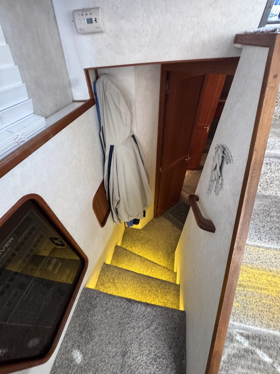 1991 Carver 3608 Aft Cabin Motor Yacht