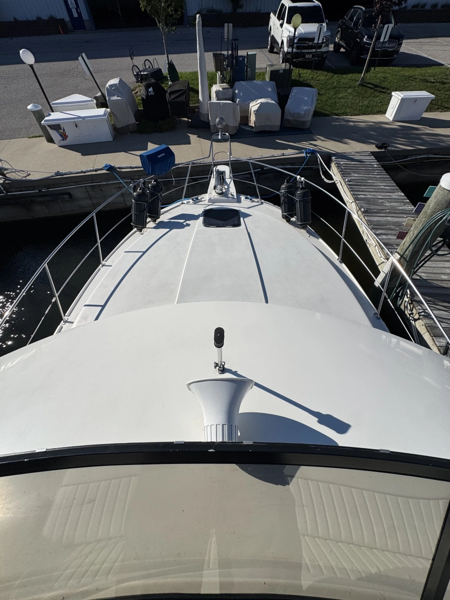 1991 Carver 3608 Aft Cabin Motor Yacht