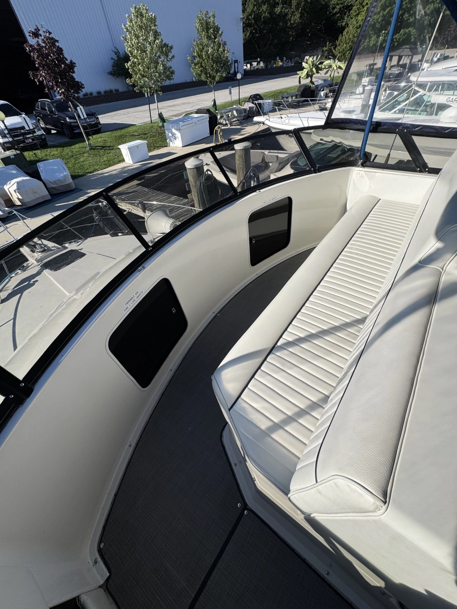 1991 Carver 3608 Aft Cabin Motor Yacht