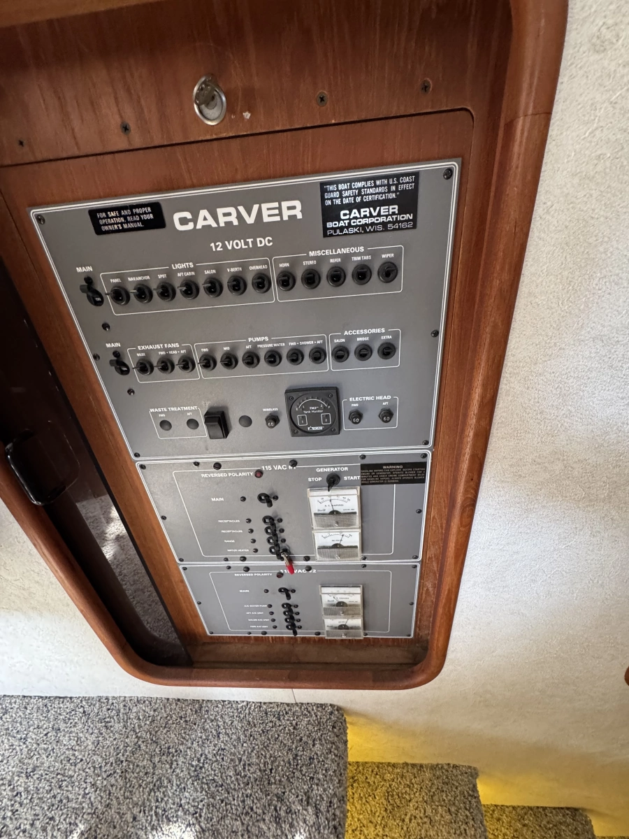 1991 Carver 3608 Aft Cabin Motor Yacht