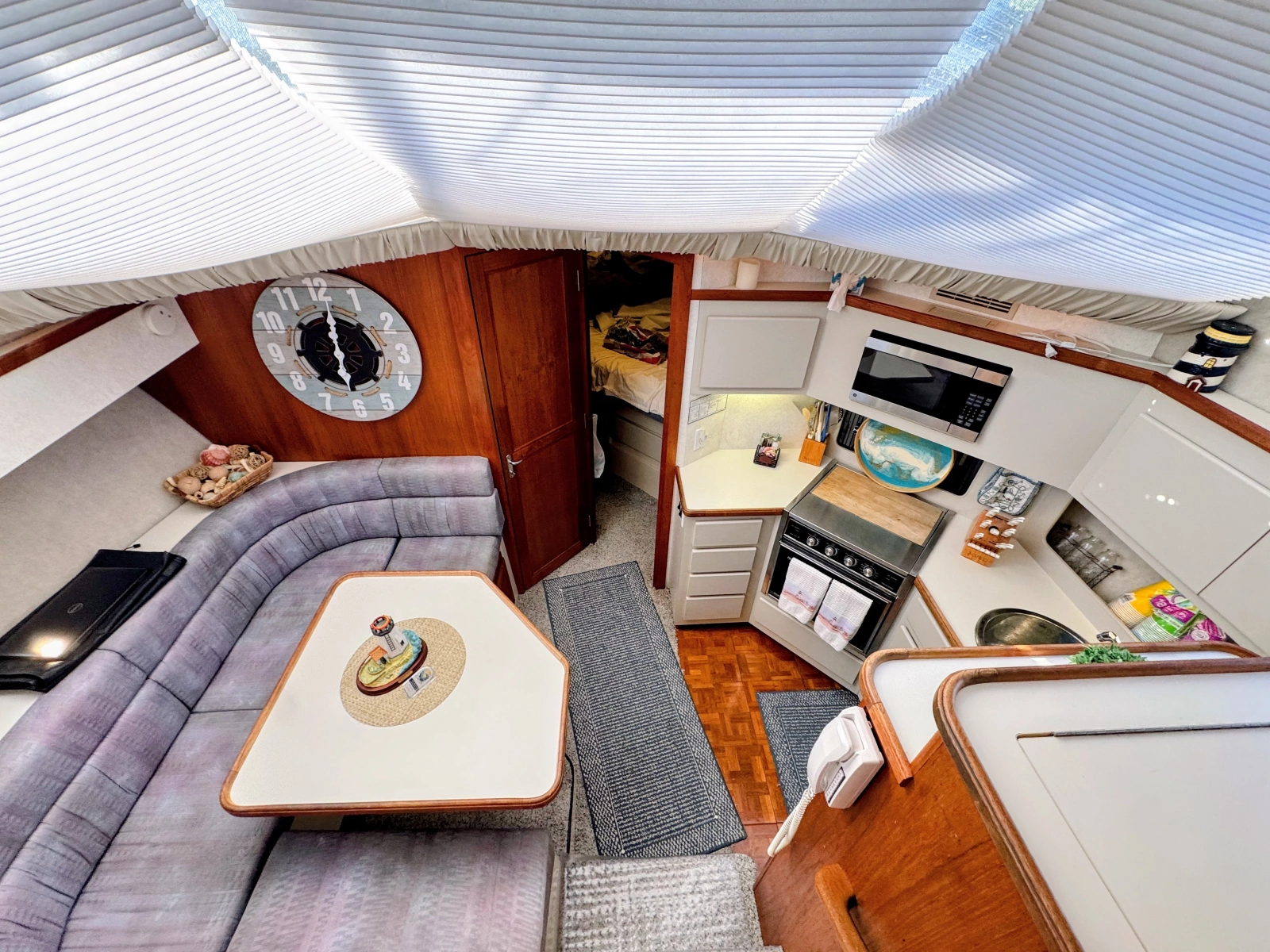 1991 Carver 3608 Aft Cabin Motor Yacht