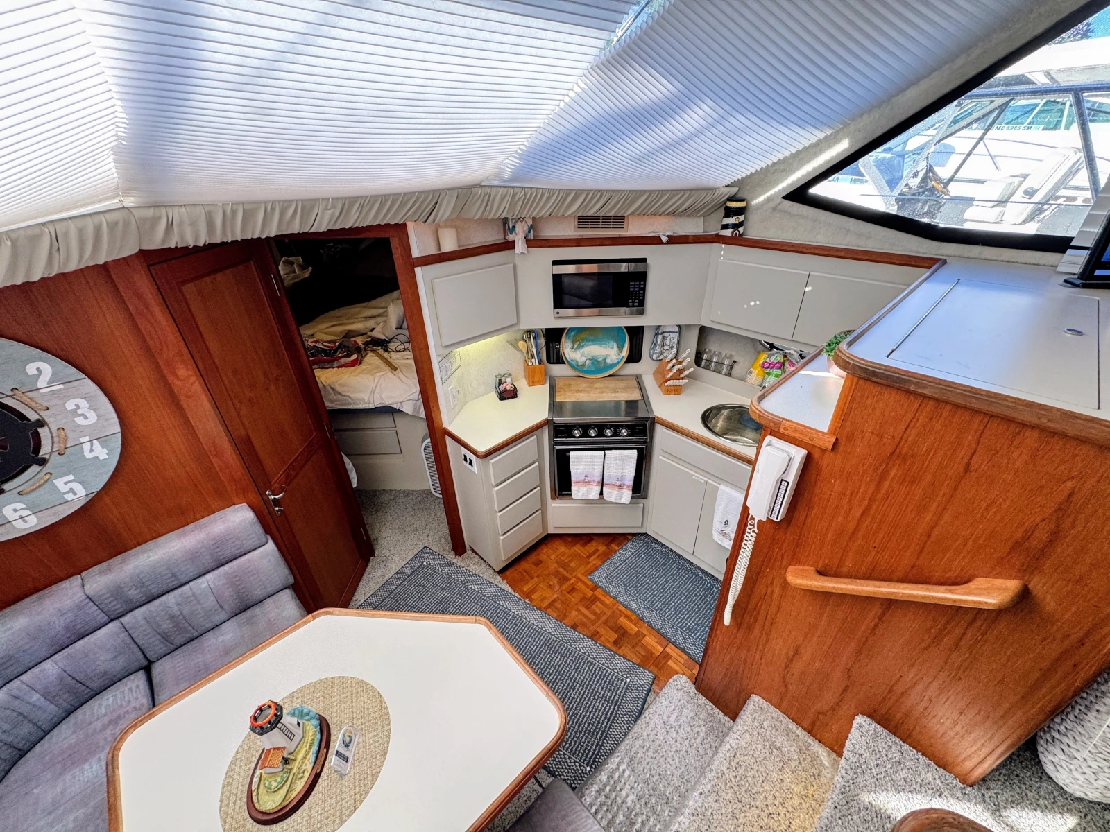 1991 Carver 3608 Aft Cabin Motor Yacht