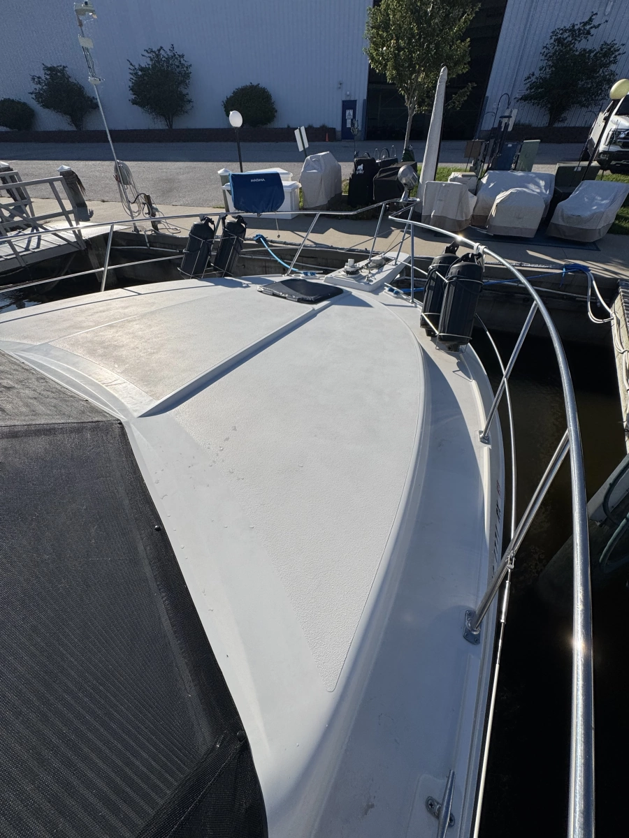 1991 Carver 3608 Aft Cabin Motor Yacht