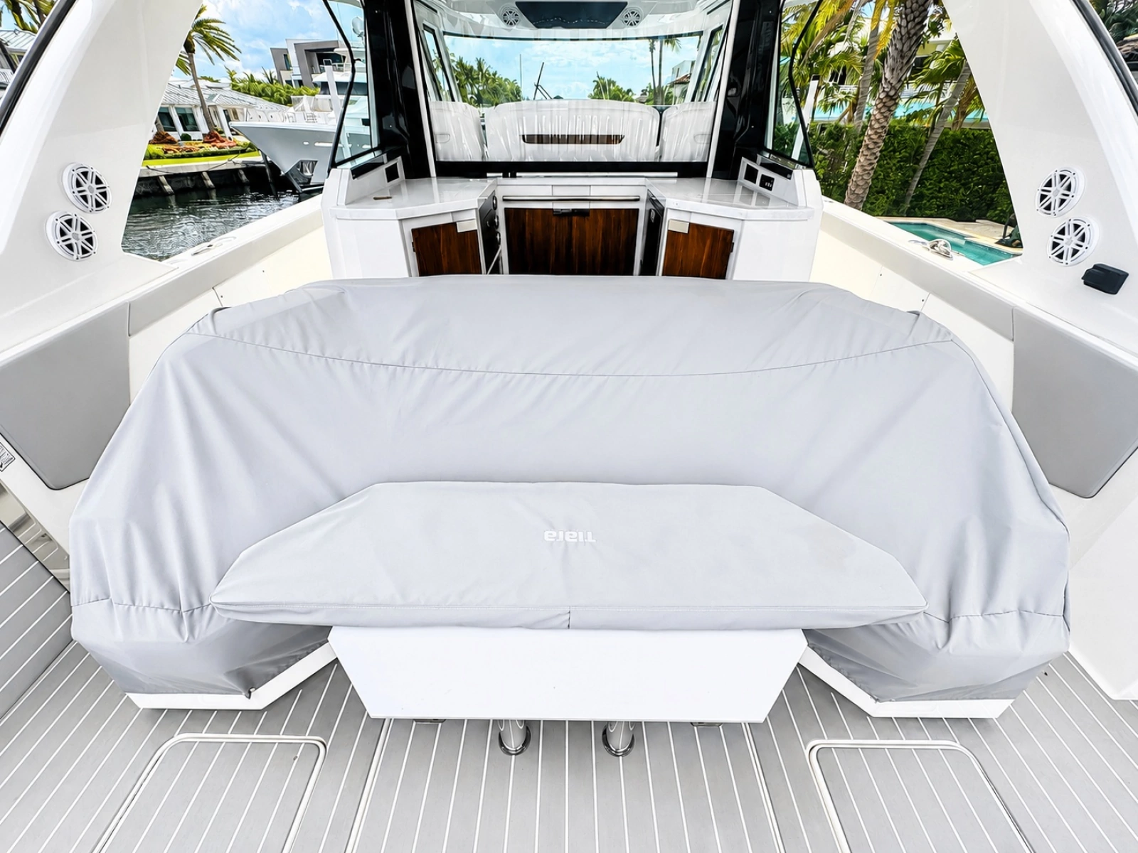 2024 Tiara Yachts 48 LS