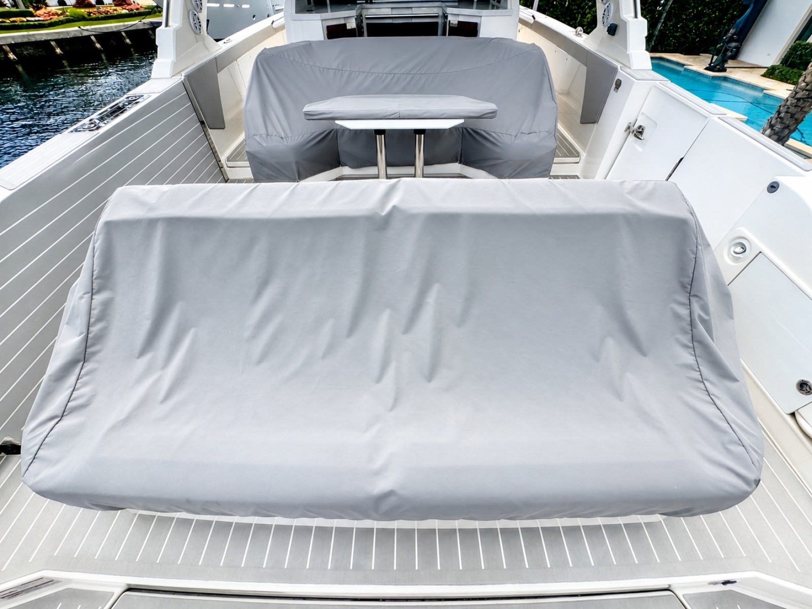 2024 Tiara Yachts 48 LS