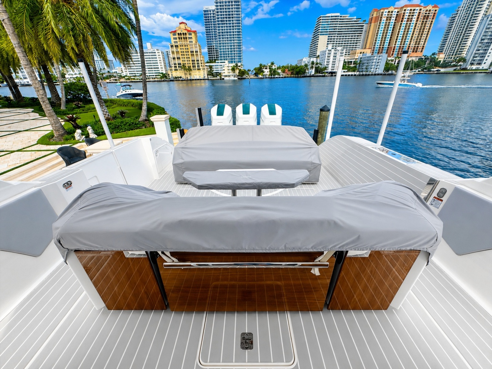 2024 Tiara Yachts 48 LS
