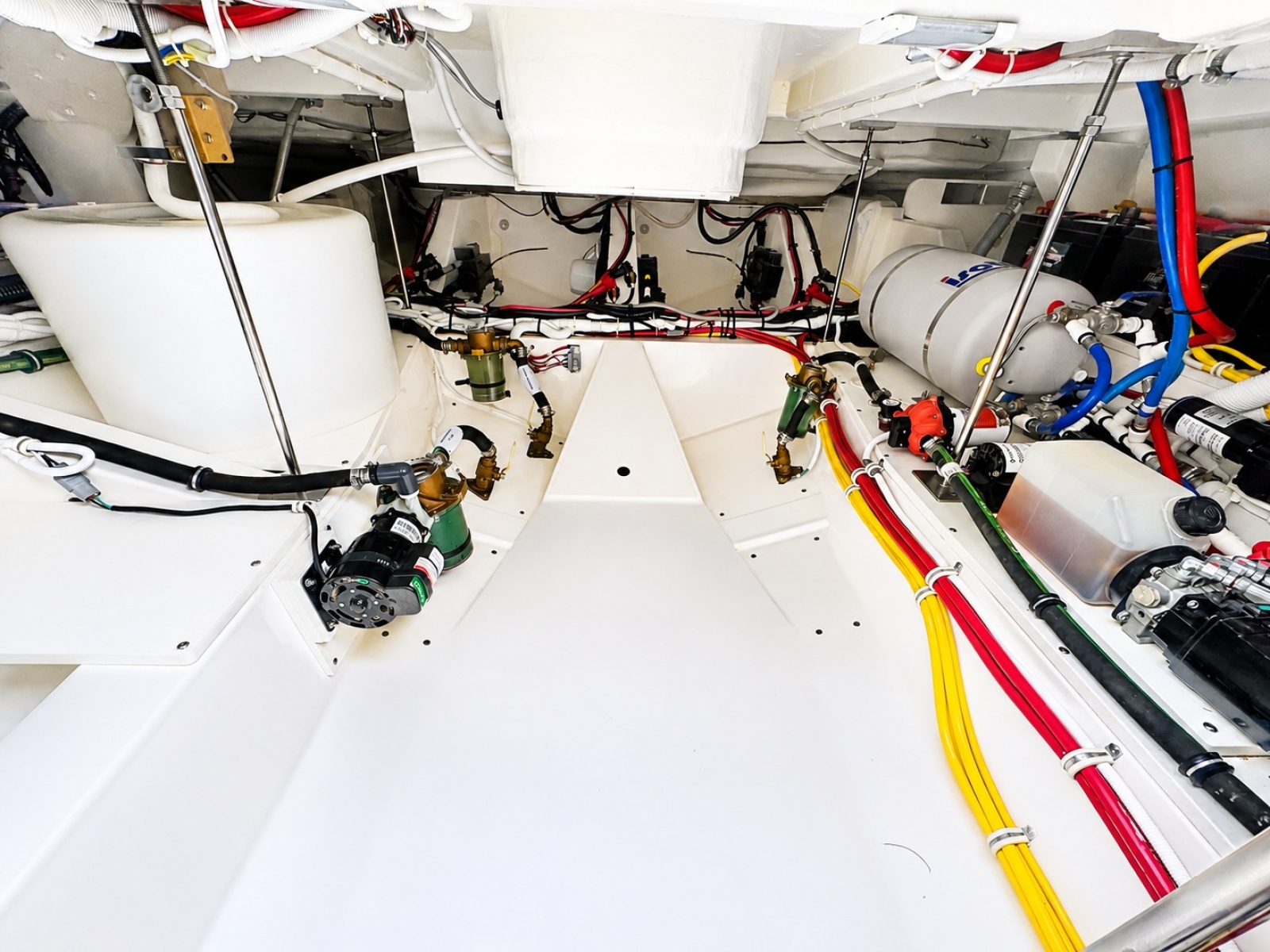 2024 Tiara Yachts 48 LS