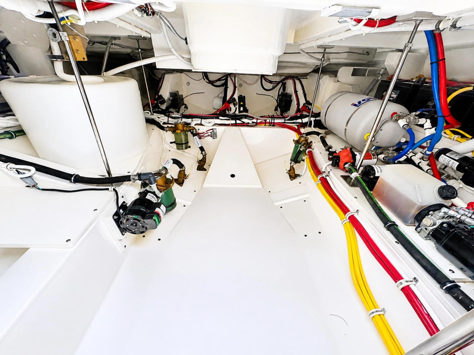 2024 Tiara Yachts 48 LS
