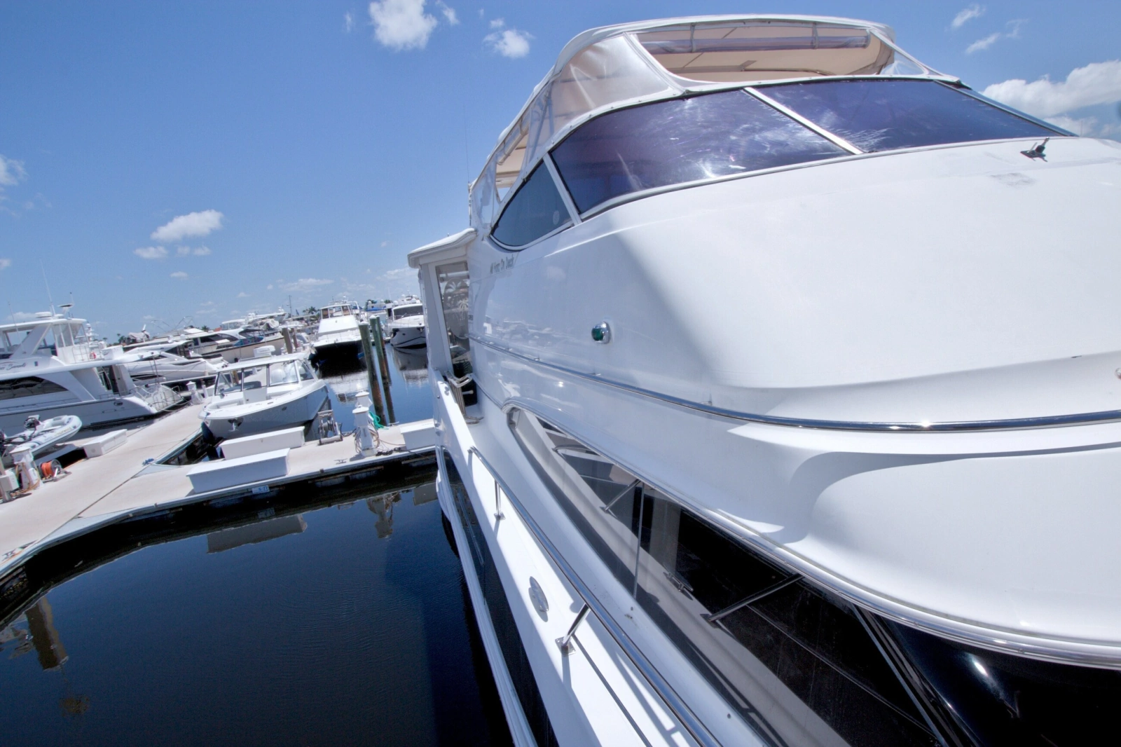2001 Carver 466 Motor Yacht