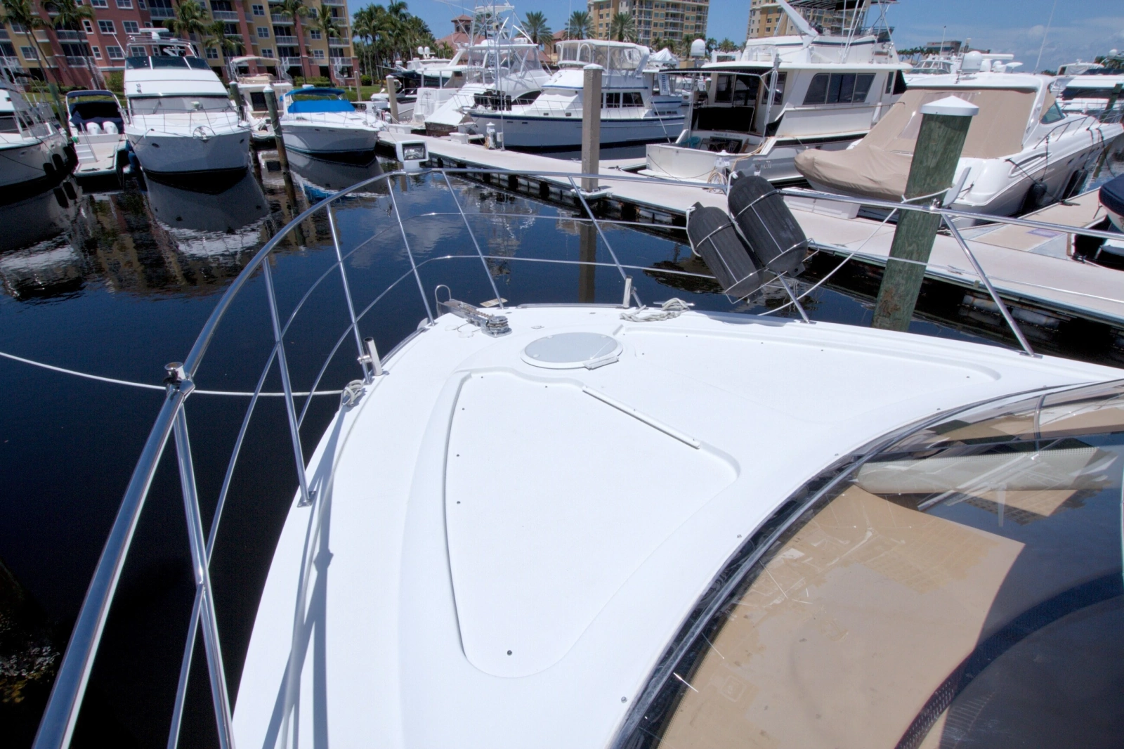 2001 Carver 466 Motor Yacht