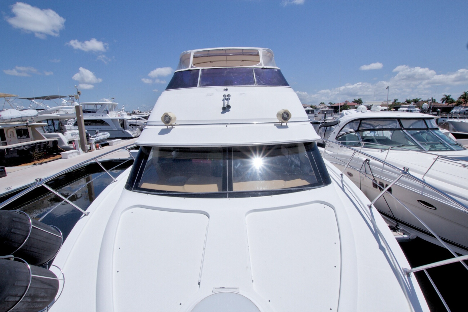 2001 Carver 466 Motor Yacht