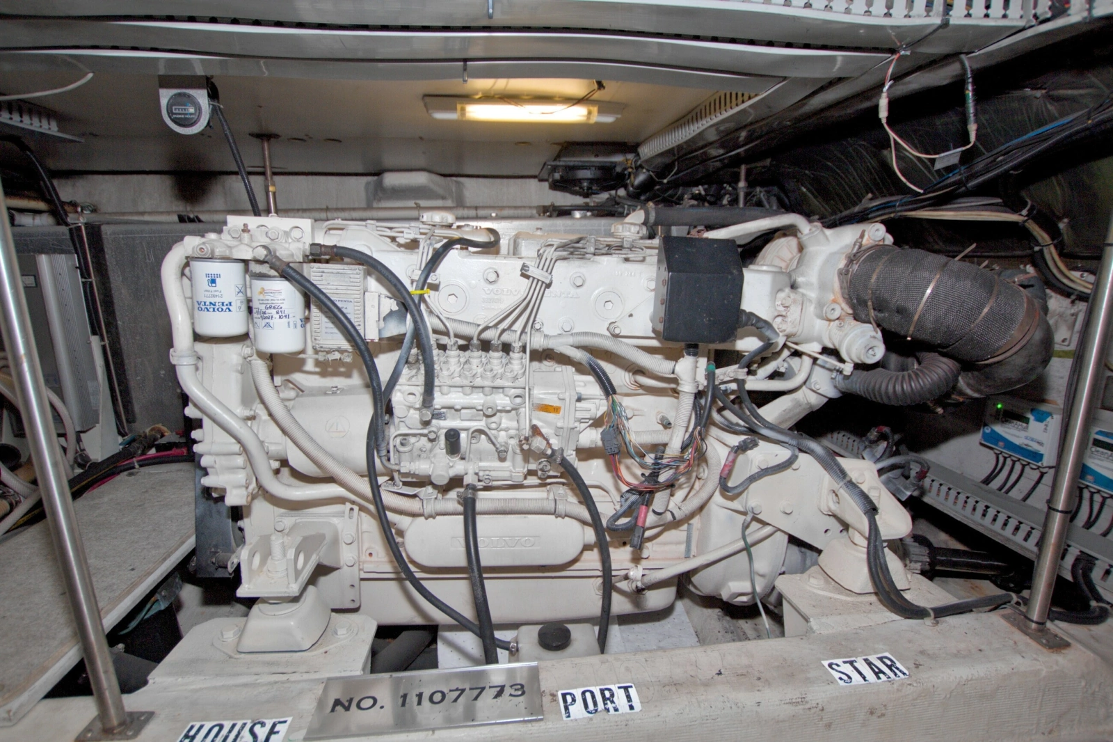 2001 Carver 466 Motor Yacht