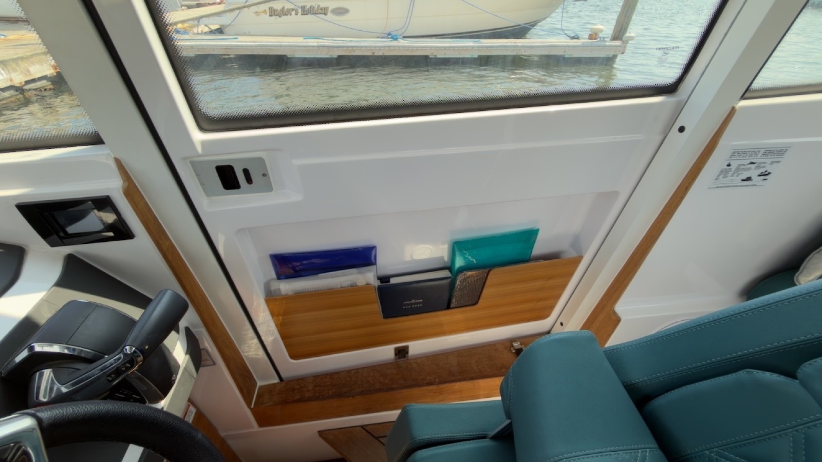 2023 Axopar 28 Cabin
