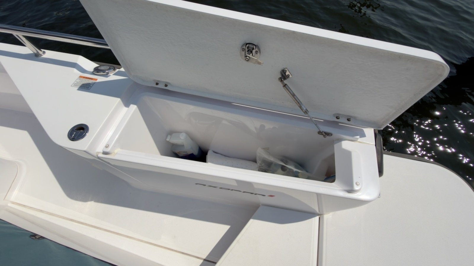 2023 Axopar 28 Cabin