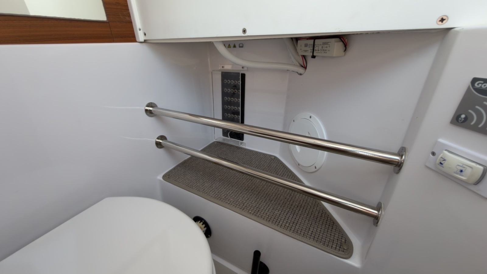 2023 Axopar 28 Cabin