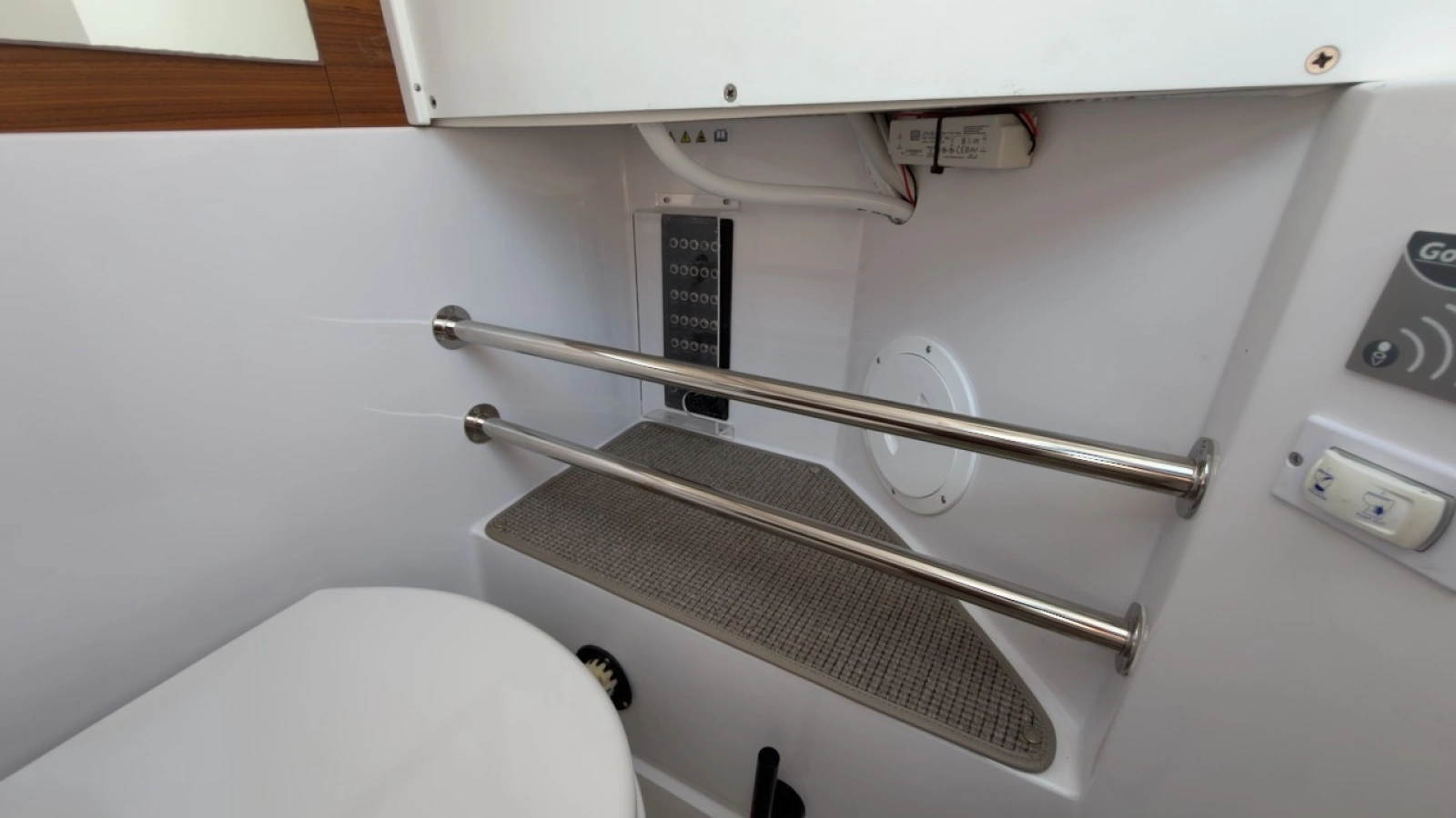 2023 Axopar 28 Cabin