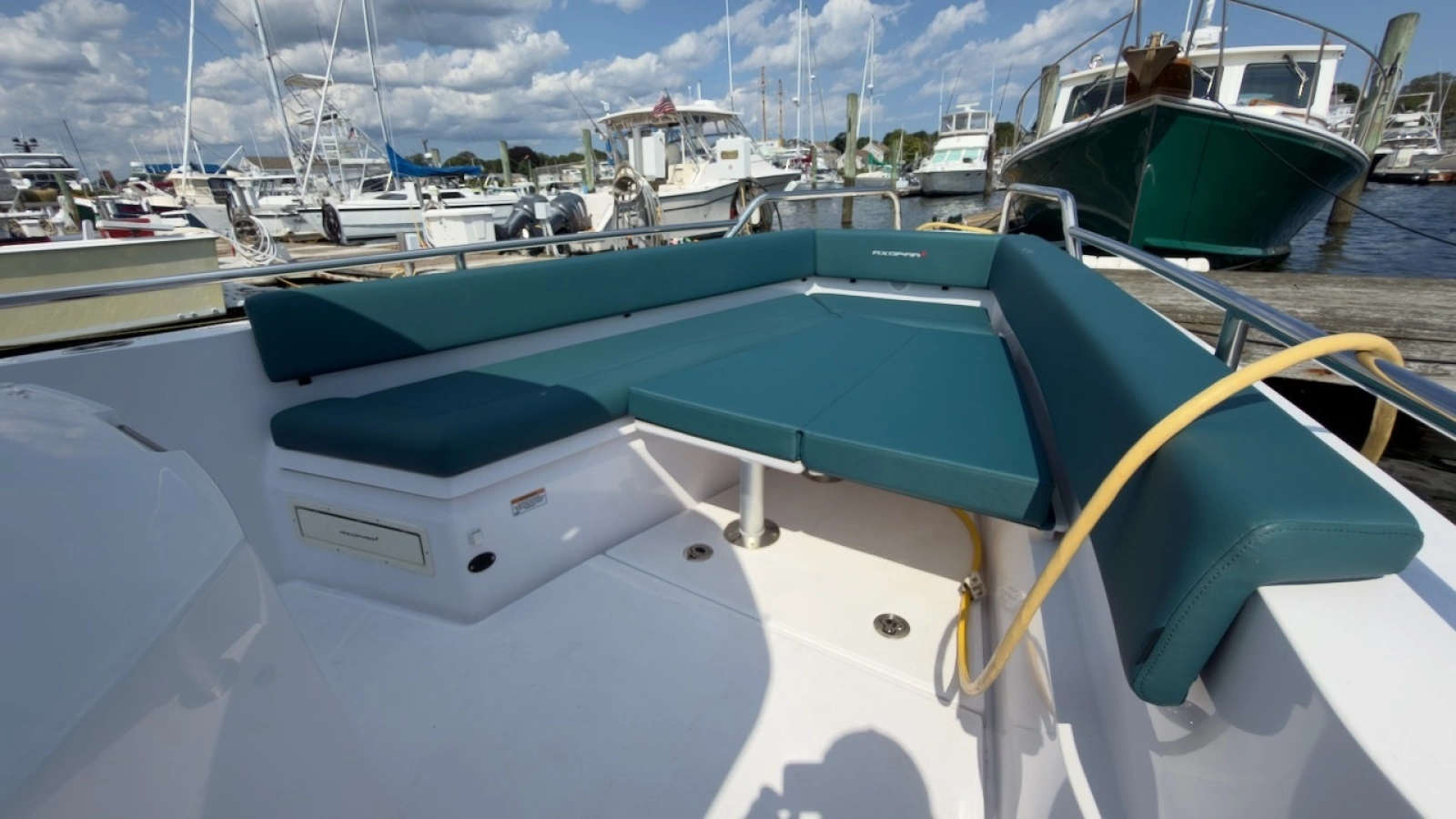 2023 Axopar 28 Cabin