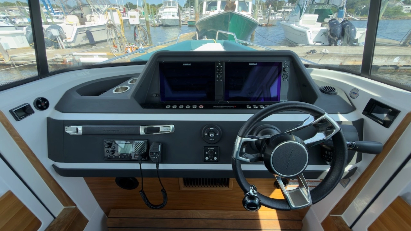 2023 Axopar 28 Cabin