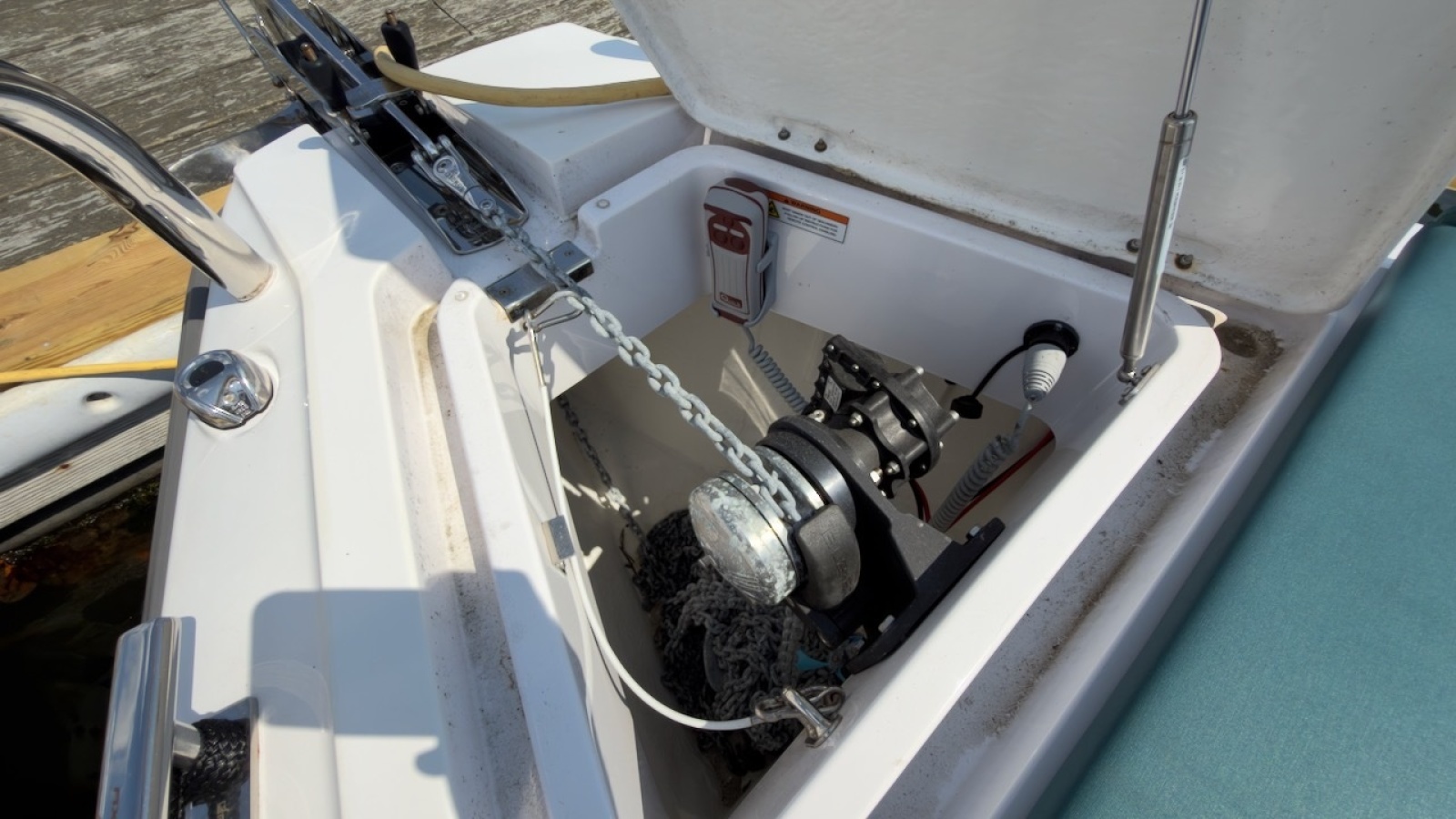 2023 Axopar 28 Cabin